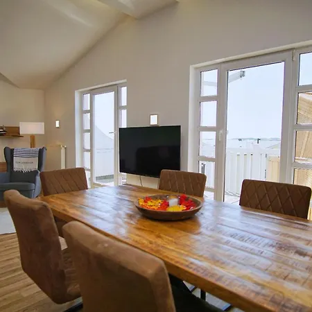 Mit Meerblick Und Balkon, Strandnah, Gratis Nutzung Vom Ahoi Erlebnisbad Und Sauna In Sellin - Meeresblick 51 Apartment Goehren (Ruegen)