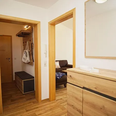 Mit Meerblick Und Balkon, Strandnah, Gratis Nutzung Vom Ahoi Erlebnisbad Und Sauna In Sellin - Meeresblick 51 Goehren (Ruegen)