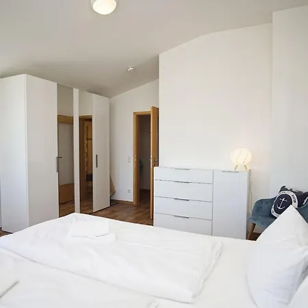 Apartment Mit Meerblick Und Balkon, Strandnah, Gratis Nutzung Vom Ahoi Erlebnisbad Und Sauna In Sellin - Meeresblick 51 *