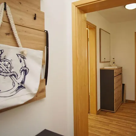 Mit Meerblick Und Balkon, Strandnah, Gratis Nutzung Vom Ahoi Erlebnisbad Und Sauna In Sellin - Meeresblick 51 Lejlighed Goehren (Ruegen)